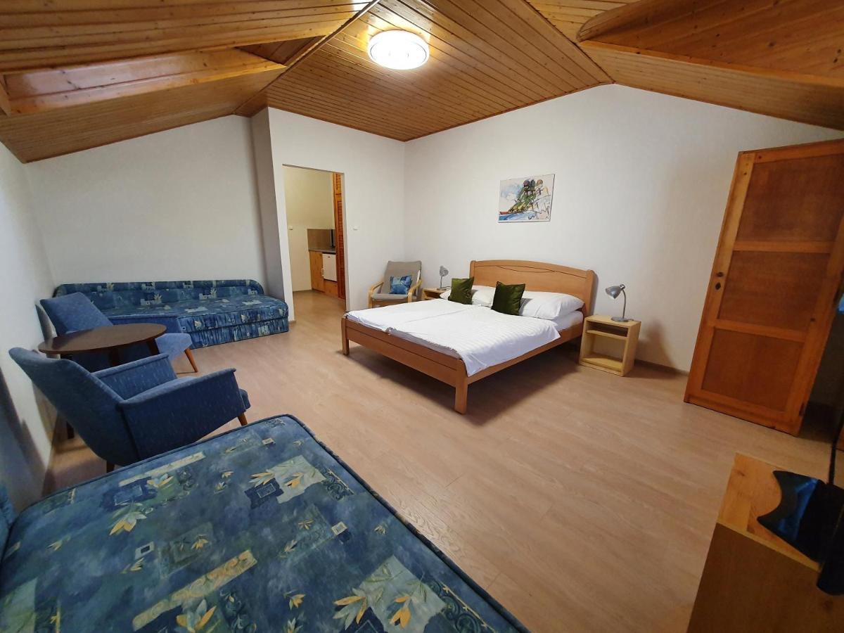 Arizona Apartman Siófok Esterno foto
